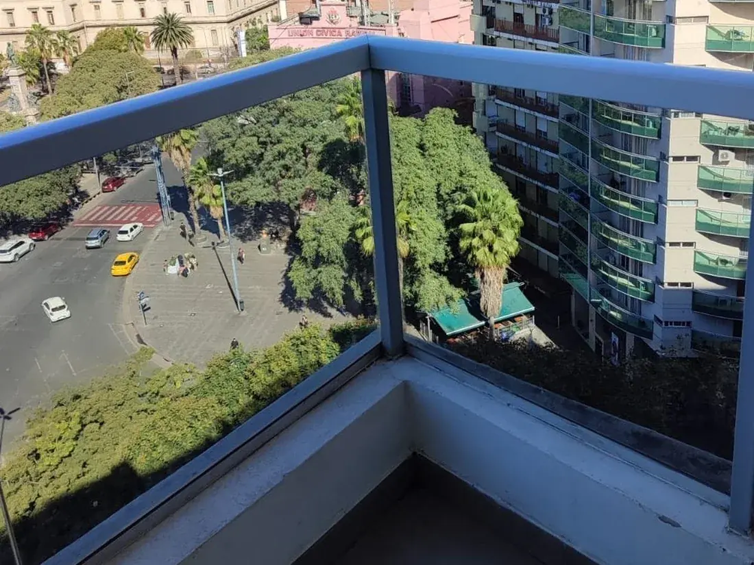 Después: Balcón de un departamento en altura, trabajado con arnés.